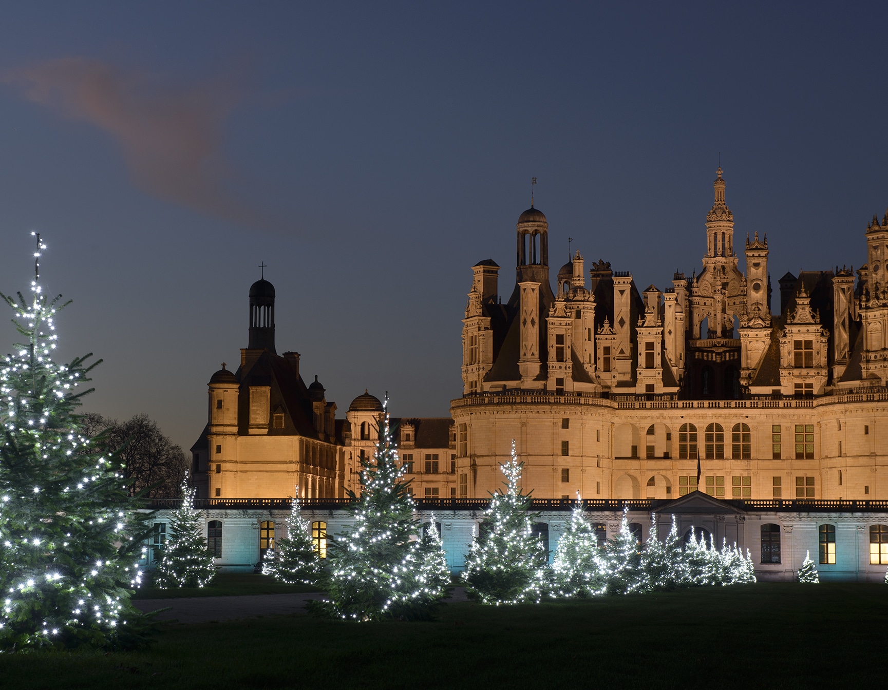 Christmas 2022 in Château de Chambord, decorations and lights 